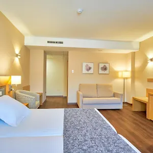 4* فندق غوادالميدينا